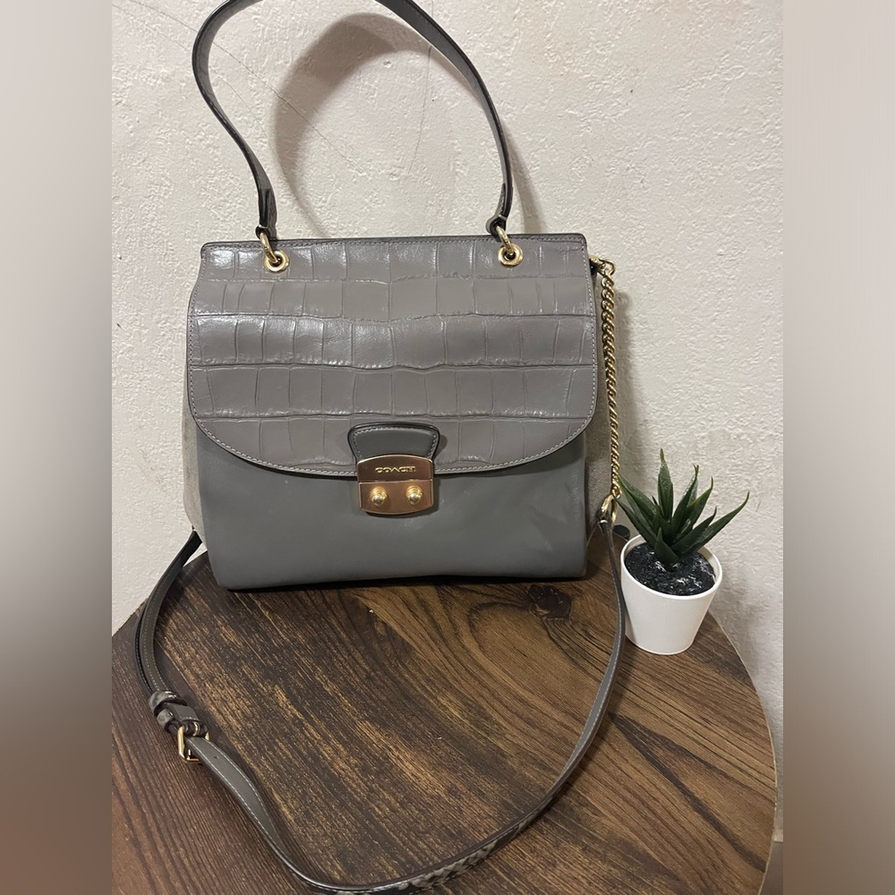 Coach Avery Flap carry all crocodile embossed leather crossbody bag /purse
